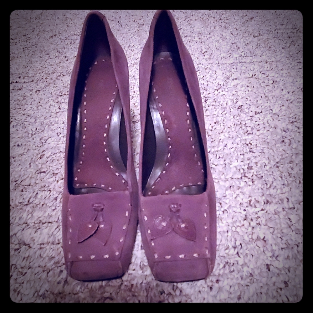Jones New York brown suede heels